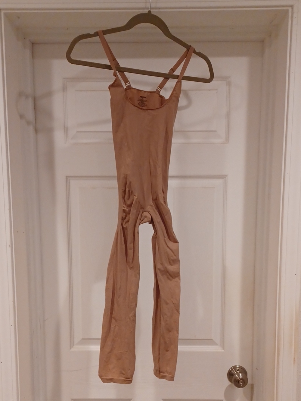 SKIMS Nude Tan Seamless Shapewear Capri Bodysuit